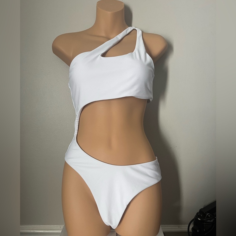 Swim suit